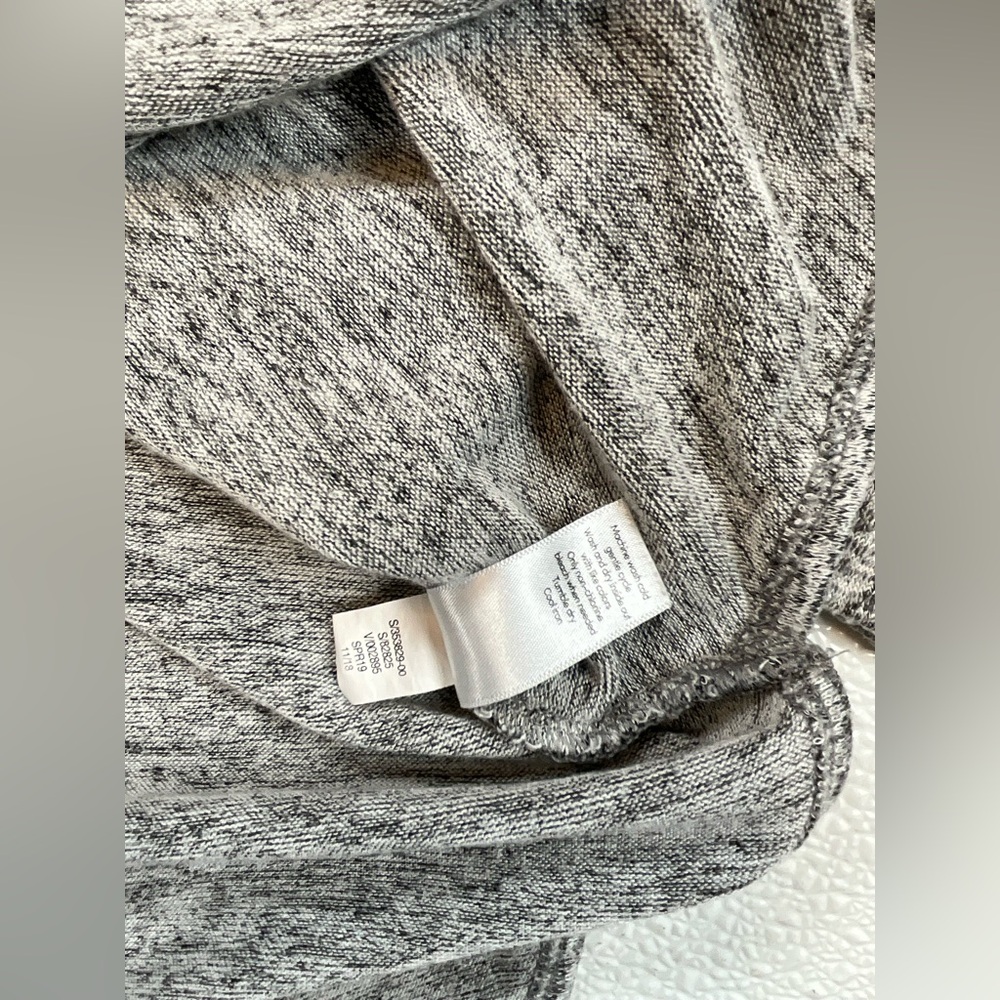 ATHLETA‎ Luxe Pose Long Sleeve Top Medium Gray Spaced Dye with Thumb Holes - Picture 6 of 9